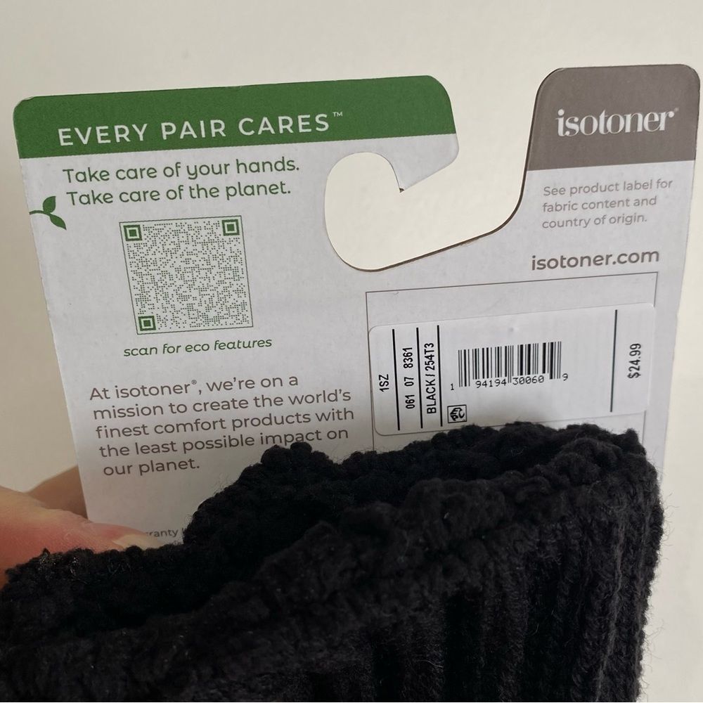 NWT Isotoner Adult Snowflake Knit Gloves One Size Black NEW - Picture 7 of 10